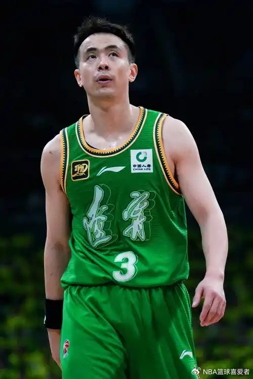 hth华体登录入口-赛后深夜外出，家中有变？赵继伟行色匆匆，原因曝光，杨鸣批准|辽宁男篮|新疆男篮|球迷|比赛|球队_新浪体育_新浪新闻